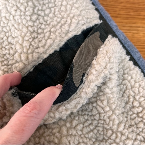 ⭐️  Levi's® Washed Cotton Camouflage Sherpa-Lined Hooded Trucker Jacket LARGE - Picture 11 of 15